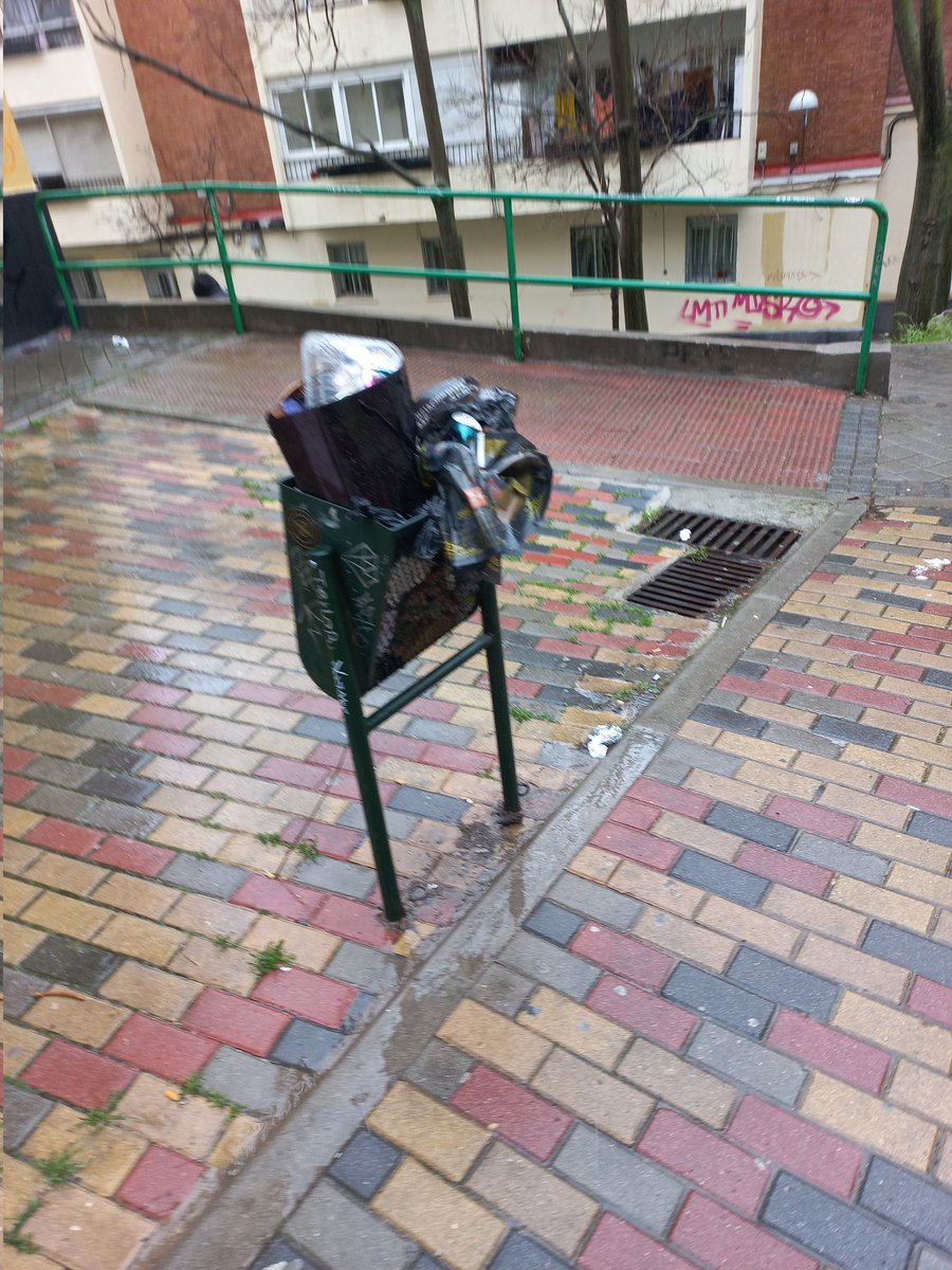 Ni con la que está cayendo me libro de la 💩