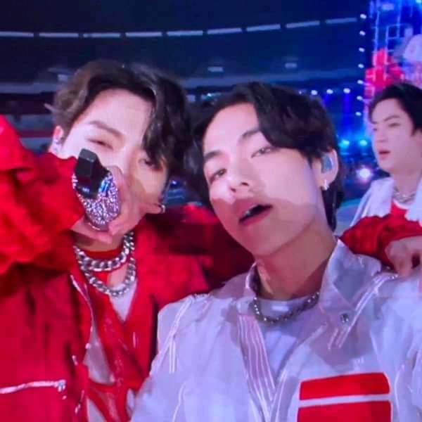 iamchaeunkim's tweet photo. OMGGGGGG TAEKOOKKK.😭 https://t.co/lXAcZ5PHVJ