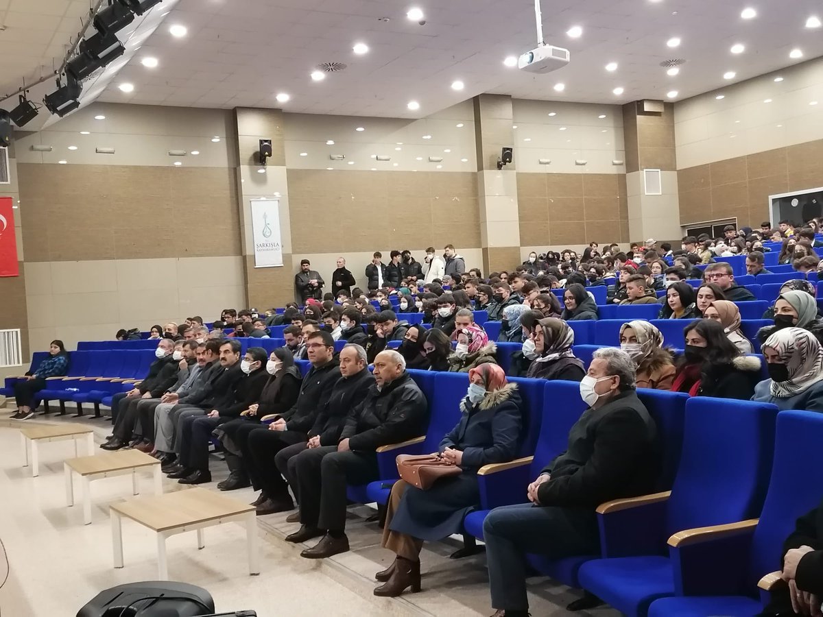 sarkislamem's tweet photo. 12 Mart İstiklal Marşı’nın Kabulü ve Mehmet Akif Ersoy’u Anma Günü münasebetiyle Şeyh Edebali MTAL öğrencileri tarafından program düzenlendi. Emek veren öğrencilerimizi ve öğretmenlerimizi tebrik ederiz @mevlutergen42 @AslanErguven @sivasmem @sarkislakymkmlk @sivasvaliligi https://t.co/9JO3G50yvT