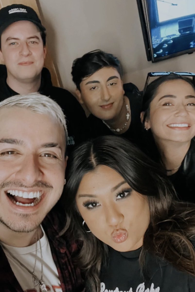 elias824's tweet photo. Had an amazing time at the @prettybasic live show! So proud of my friendsππ₯° what a show!!! #PrettyBasicLiveIrvine https://t.co/qeeWNMUvzW