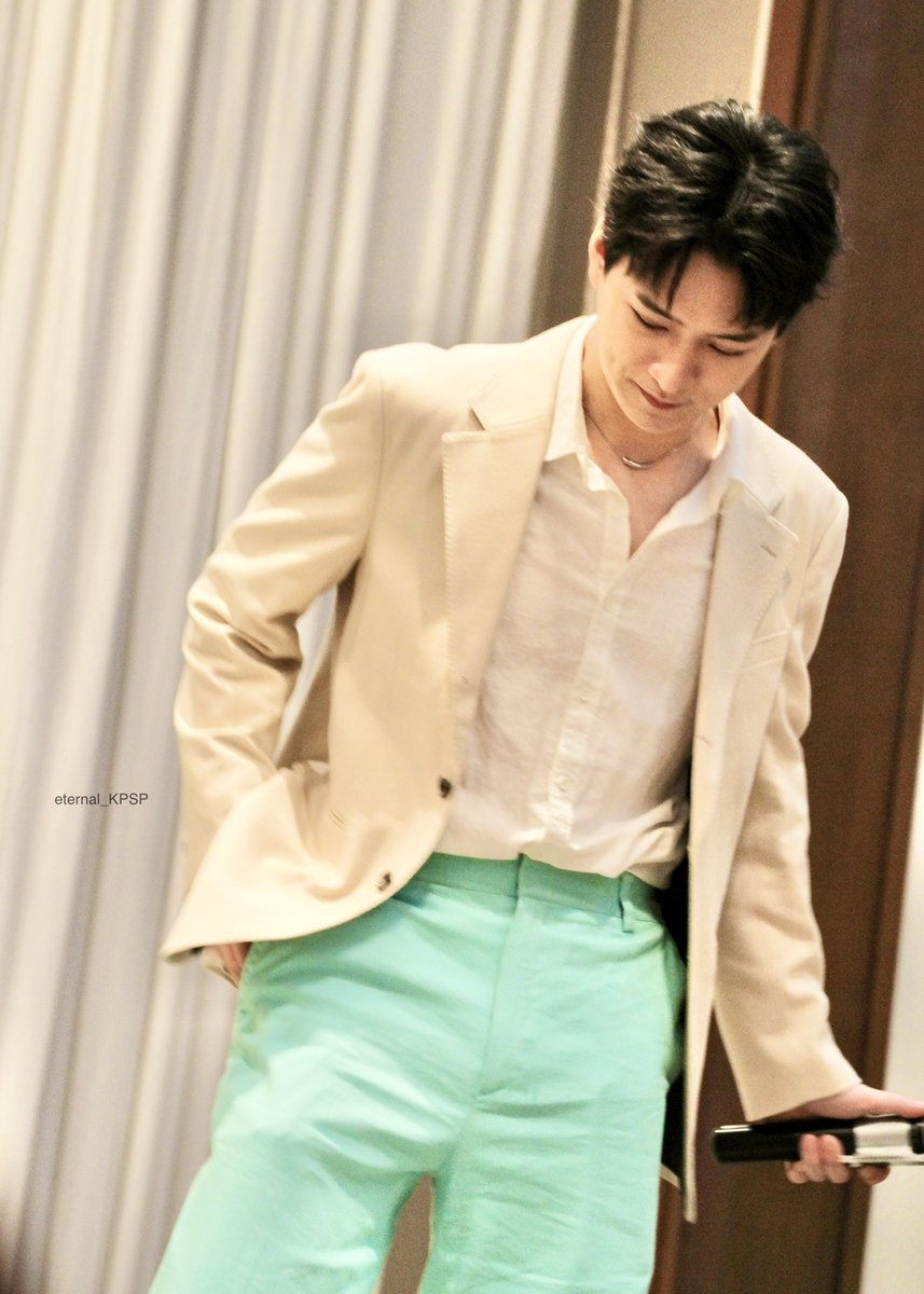 AVERYday1610's tweet photo. He has all the virtues that i like. 💛

#SunshineMagicalDay
#BabyBrightxKristSingto
#KristPerawat https://t.co/sUDewZG0Tt