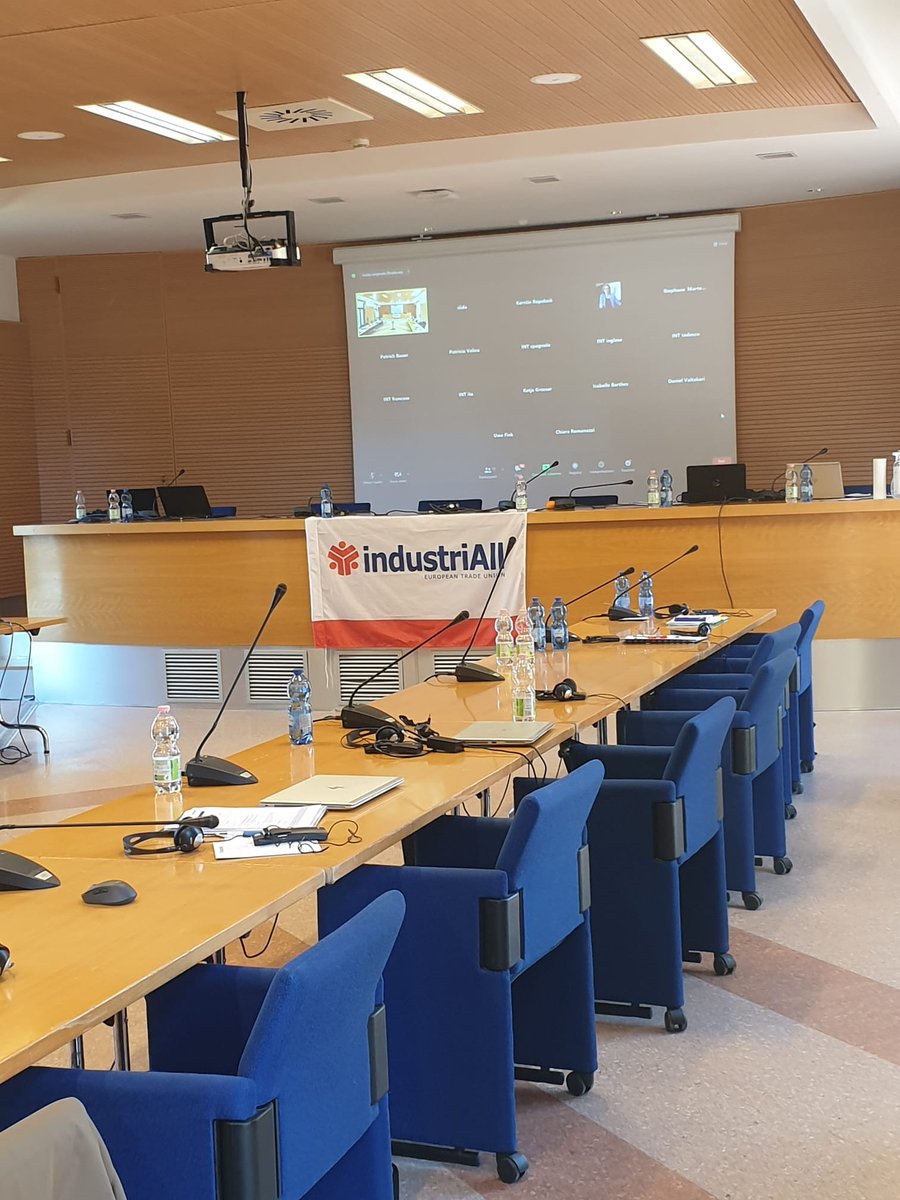 interpreticonf's tweet photo. Interpreti di Conferenza traduce alla Spring School on Digitalization di @industriAll_EU presso Centro Studi CISL di Fiesole, 8-10 marzo https://t.co/Xg9h2ifVox