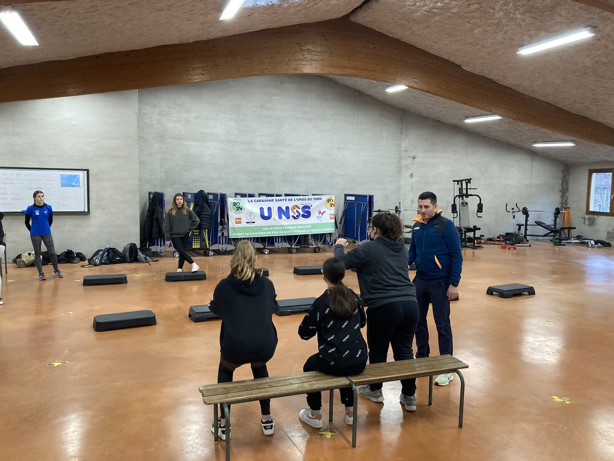 UnssTarn tweet media