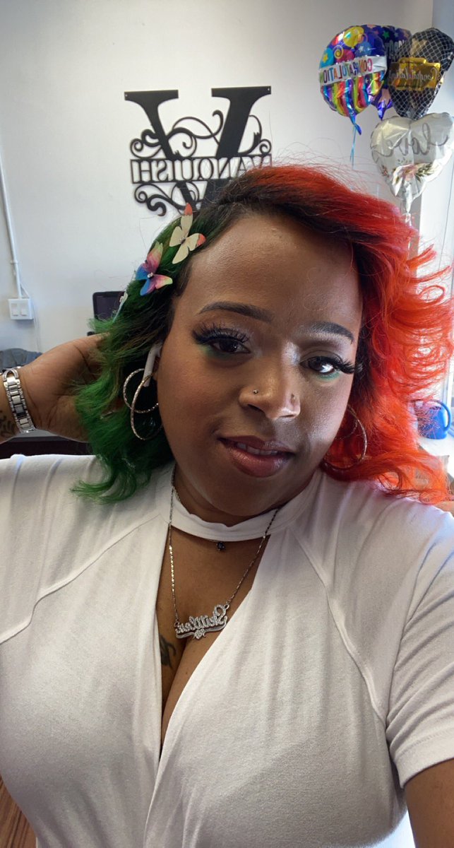 hootschicvbpd's tweet photo. “Scuse me while I feel myself” #lizzo #vanquishbeautystudio #selflove #unspokenvision 🧡💚 https://t.co/tk8Wrs4D2I