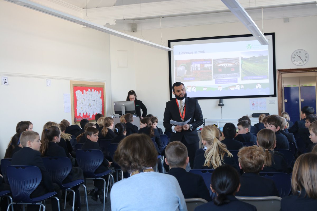 StPetersYork's tweet photo. Last week our #StPetersYear5 pupils at @stpeters8_13 enjoyed a fascinating talk from the Environment Agency as part of their #StPetersGeography syllabus.
๐Our pupils learnt about historical flooding, climate change & flood defence schemes in York.
https://t.co/LeaeHri3m2 https://t.co/HdA4KBSxFV