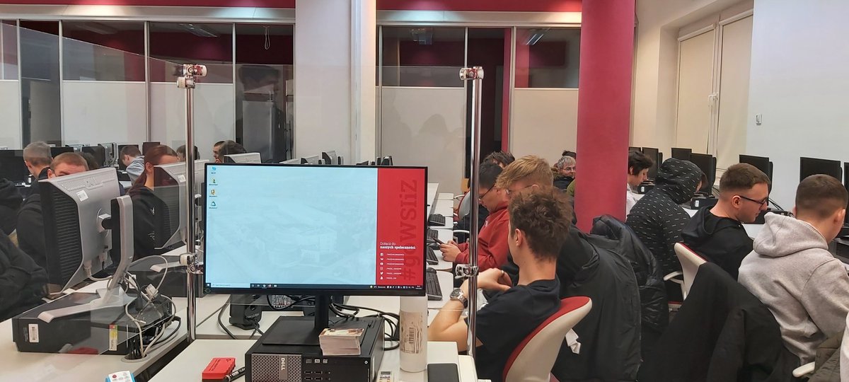 innowacyjniZSI's tweet photo. Warsztaty informatyczne czas zaczฤ
ฤ #technik_informatyk #4TIE, #3TIP. Dziฤkujemy #WSIZ https://t.co/6N0b2U3w31