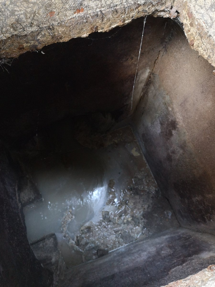 episars's tweet photo. All sewers are different but look how @EPHM_Lab torpedo fits in each. Its design makes it very easy to find the perfect sampling spot for @episars project.
@icerca @icrawater @LabViruses @llcorominas https://t.co/mmcfMucz49