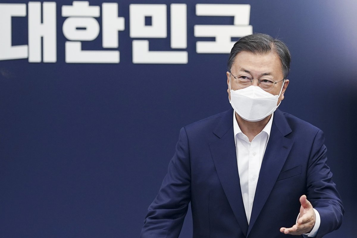 더 나은 미래로 나아가기 위해서도
존중과 배려, 포용의 성숙한 사회로
나아가기 위해서도 통합은
매우 절박한 과제입니다.
우리 정치와 사회는 늘 갈등이 많고
시끄러웠던 것 같아도, 그것이 현실에
안주하지 않고 앞으로 나아가는
동력이 되어왔습니다.