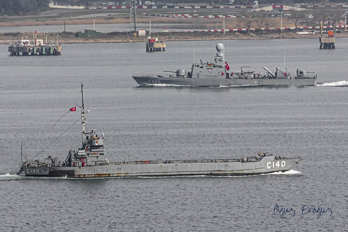 OguzEroguz1's tweet photo. #TurkishNavy's #140Class #LandingShip #TCGÇ140 and #RüzgarClass #FastPatrolBoat #TCGDoğan #P345 #RüzgarlarınEfendisi https://t.co/e1xBzcKdSj