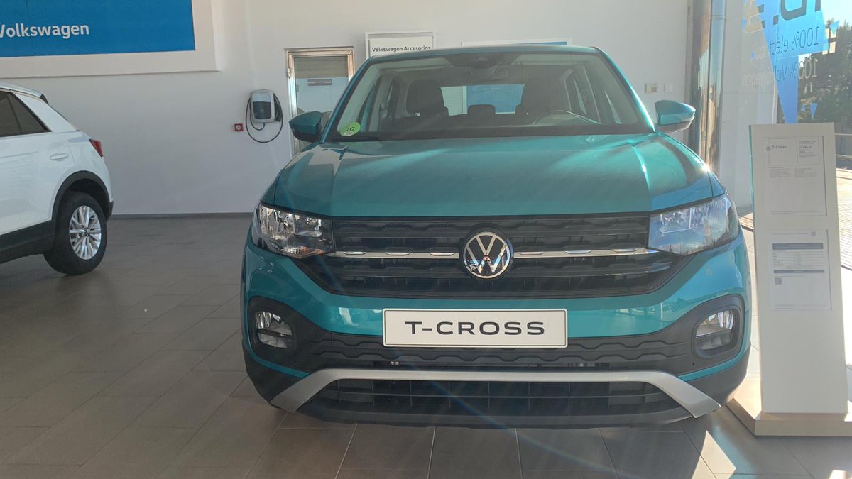 ¿Te lo vamos reservando 😎? 

#VWTCross #TCross