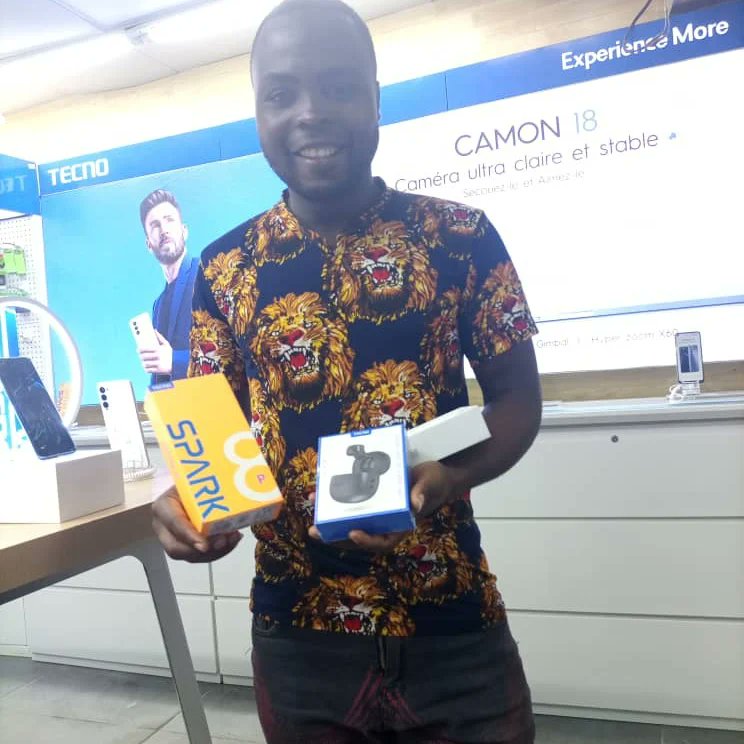 TECNOMobileCM's tweet photo. Ce lundi offre spéciale 📯: achetez un
#SPARK8PRO~115kXAF= un écouteur BUD1📯
#CAMON18~125k XAF= une lampe torche TECNO 📯
#POVANEO ~125k XAF= un Ballon TECNO ou un casque TECNO.📯
Likez et partagez dans 4groupes.
#TECNOMobileCM https://t.co/e9R5DHGIr4