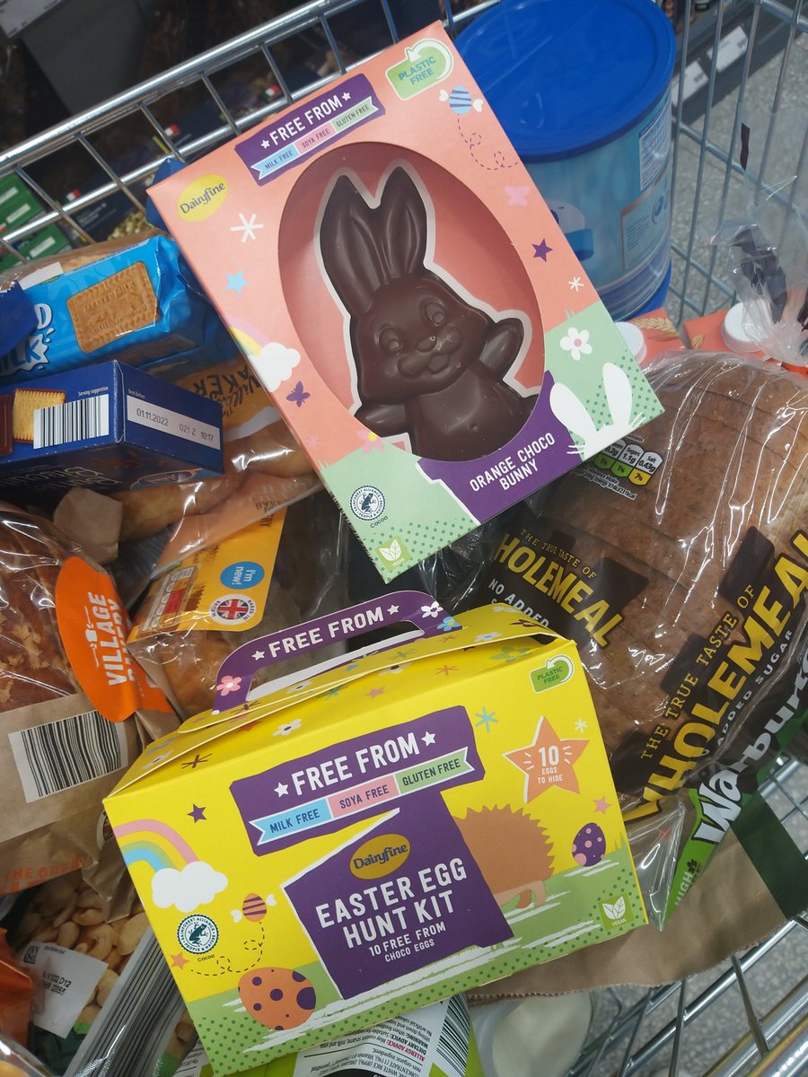All hail @AldiUK for providing affordable, dairy-free treats so my toddler can enjoy Easter 🙌🙌 #MilkAllergy #CMPA