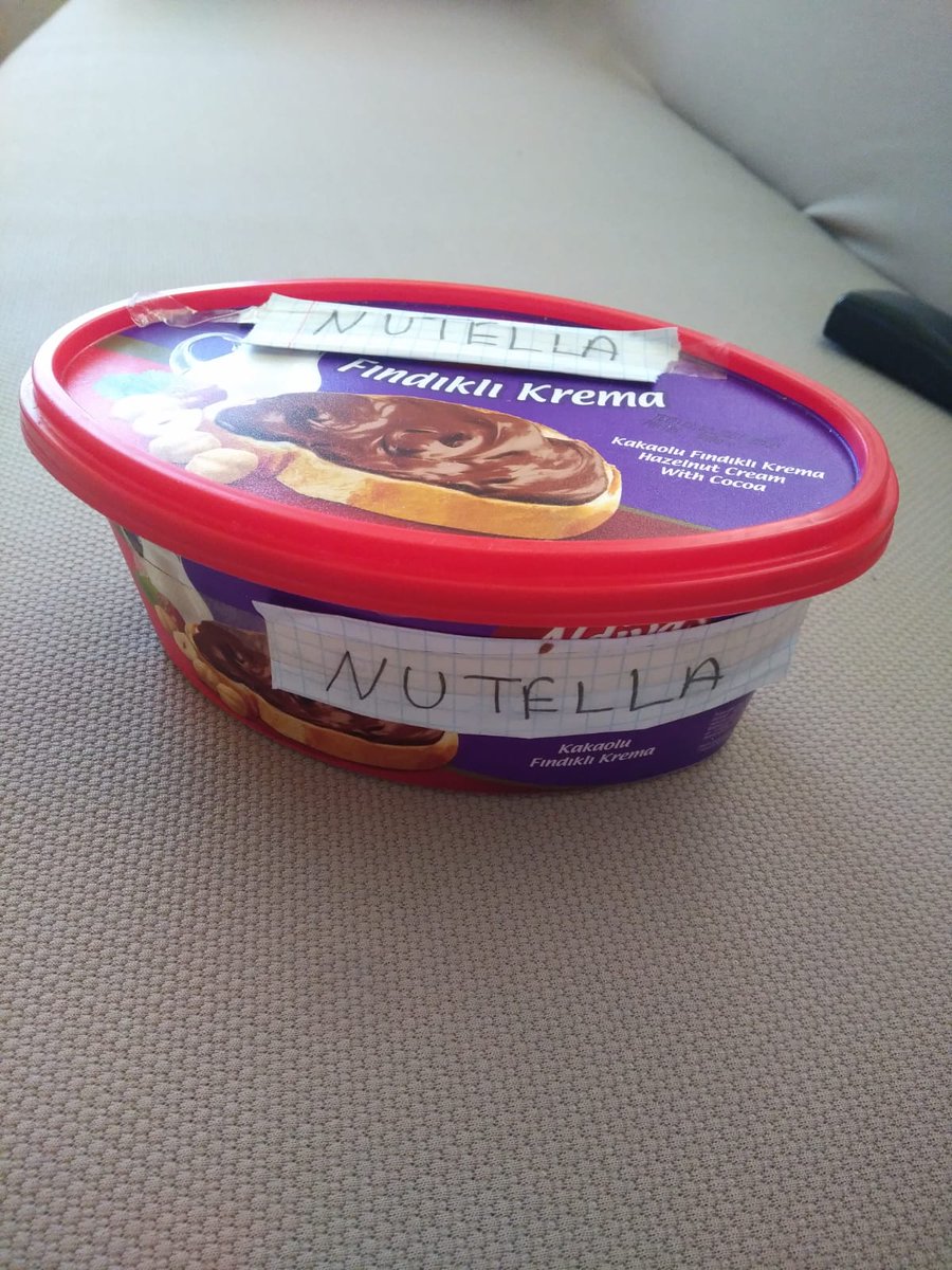 KUuygur's tweet photo. Artan zamlardan sonra çocuklar illa Nutella diye tutturunca teyzoşumun bulduğu harika çözüm 😍 @nutellaturkiye #14MartTıpBayramıKutluOlsun #Pazartesi #muegeanlı #ZamaZam #çocuk https://t.co/lp02hNfqkD