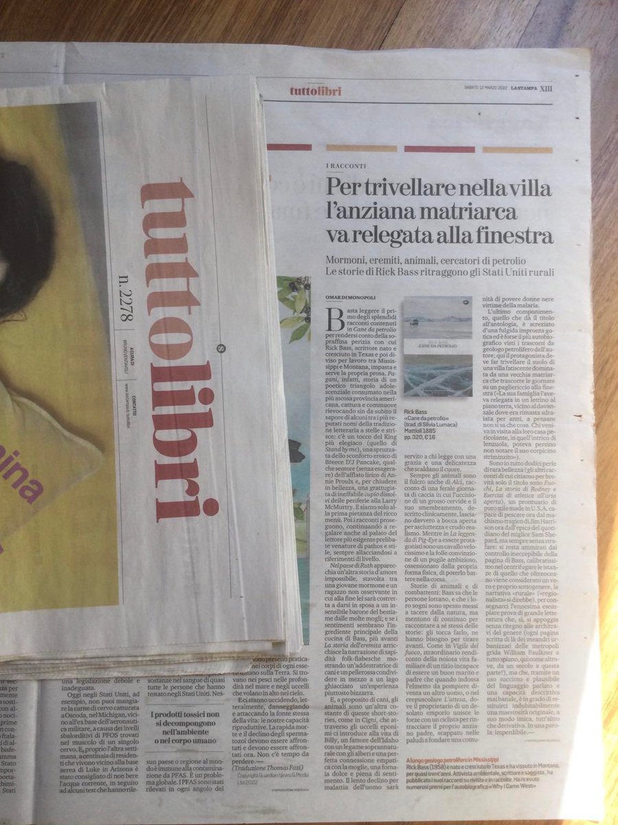 Mattioli1885's tweet photo. Omar di Monopoli recensisce "Cane da petrolio" di @rickbass27 su @TuttoLibri @LaStampa <3
"Dodici perle di rara bellezza"
#mattioli1885 #rickbass #shortstories 
[Foto di Omar Di Monopoli e Silvia Lumaca, traduttrice del volume] https://t.co/NPAh5Q8ii3