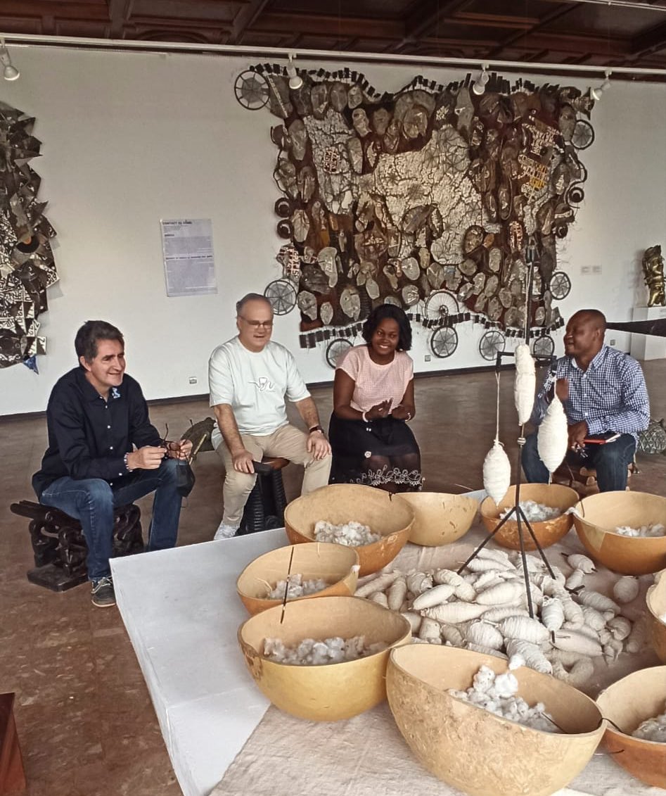 Sylvain Itté (@sylvainitte) on Twitter photo Visite du musée des arts et de la culture de Yaoundé avec lequel la France a entrepris une coopération de grande ampleur.
L'équipe du musée est dynamique et passionnée 🇨🇲 (1/2)
<a href="/MNM_Cameroun/">Musée National du Cameroun</a> <a href="/IFCameroun/">Institut français CM</a> <a href="/YannLorvo/">Yann Lorvo</a> Visite du musée des arts et de la culture de Yaoundé avec lequel la France a entrepris une coopération de grande ampleur.
L'équipe du musée est dynamique et passionnée 🇨🇲 (1/2)
<a href="/MNM_Cameroun/">Musée National du Cameroun</a> <a href="/IFCameroun/">Institut français CM</a> <a href="/YannLorvo/">Yann Lorvo</a>