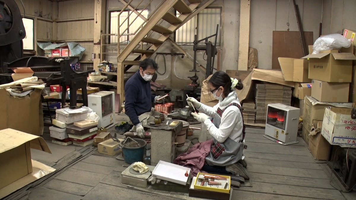 tx_levechi's tweet photo. 明日の #レベチな人見つけた は
世界でも認められるジョウロを作る
#根岸洋一 さん🪴
最近、根岸さんに弟子ができたのですが、
なんと大学生なんです😊
一体、彼女はなんで弟子になったの⁉️
明日夜11:06～お楽しみに📺
#ビートたけし #国分太一 https://t.co/RySnk5TzCM