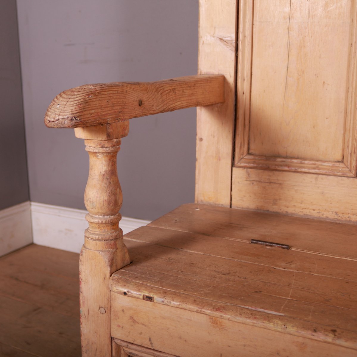 ArcadiaAntiques's tweet photo. Good 19th Century bleached pine Welsh box settle. 1840.
Dimensions
56 inches (142 cms) Wide
23.5 inches (60 cms) Deep
59.5 inches (151 cms) High
Price: £1,950
https://t.co/WD7gwDqFQx
#antiquesettle #WelshSettle #welshboxsettle https://t.co/Cqt3hlJkKU
