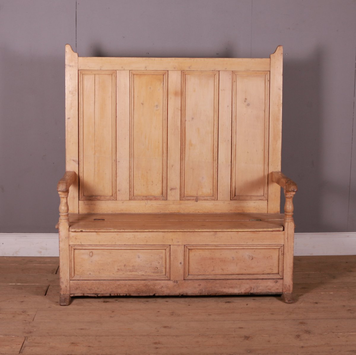 ArcadiaAntiques's tweet photo. Good 19th Century bleached pine Welsh box settle. 1840.
Dimensions
56 inches (142 cms) Wide
23.5 inches (60 cms) Deep
59.5 inches (151 cms) High
Price: £1,950
https://t.co/WD7gwDqFQx
#antiquesettle #WelshSettle #welshboxsettle https://t.co/Cqt3hlJkKU