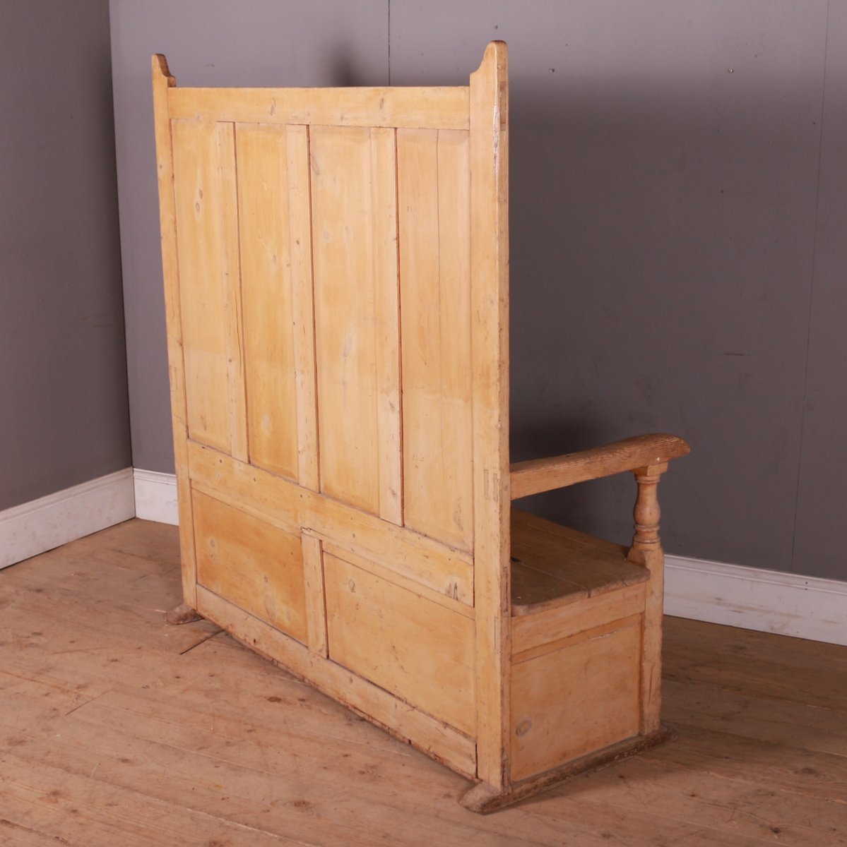 ArcadiaAntiques's tweet photo. Good 19th Century bleached pine Welsh box settle. 1840.
Dimensions
56 inches (142 cms) Wide
23.5 inches (60 cms) Deep
59.5 inches (151 cms) High
Price: £1,950
https://t.co/WD7gwDqFQx
#antiquesettle #WelshSettle #welshboxsettle https://t.co/Cqt3hlJkKU