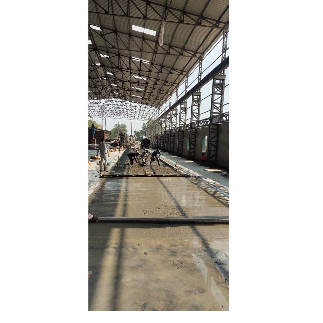 ZENITHROLLERS's tweet image. Zenith Rubbers plant extension
construction on the site in Neemrana, Rajasthan. #zenithrollers #construction