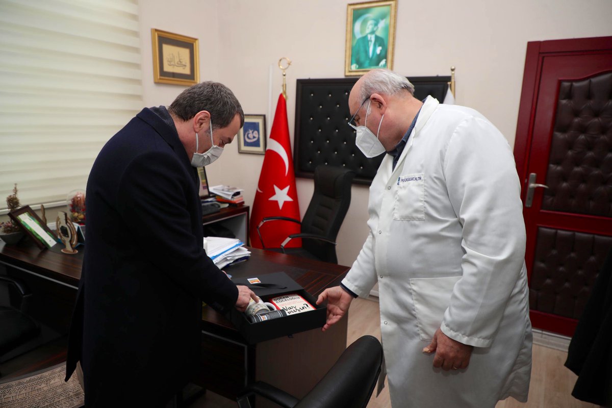 Gün onların günü.👩‍⚕️👨‍⚕️ 

İlçemizde görev yapan doktor ve sağlık çalışanlarımızın #14MartTıpBayramı’nı kutladık, hediyelerimizi takdim ettik.

İyi ki varsınız…