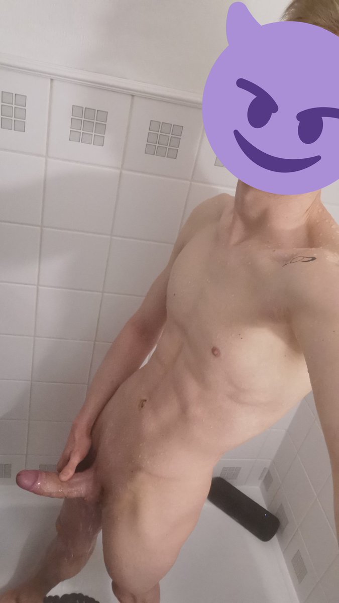 Gaydu77Manestro's tweet photo. Comme vous avez été un max à rt je vous offre cette photo pour 24h
Hésitez pas à rt et likez. Et laissez vos plus belles photos les mecs 😈🥵 https://t.co/wki4rCuoPL
