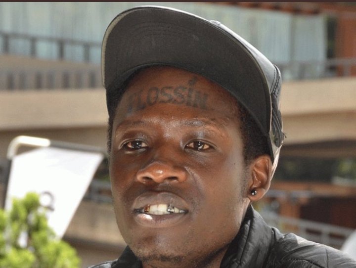 chaos_254's tweet photo. This guy has a graffiti on his forehead, no wonder 🥲 https://t.co/WFXMDcRAHI