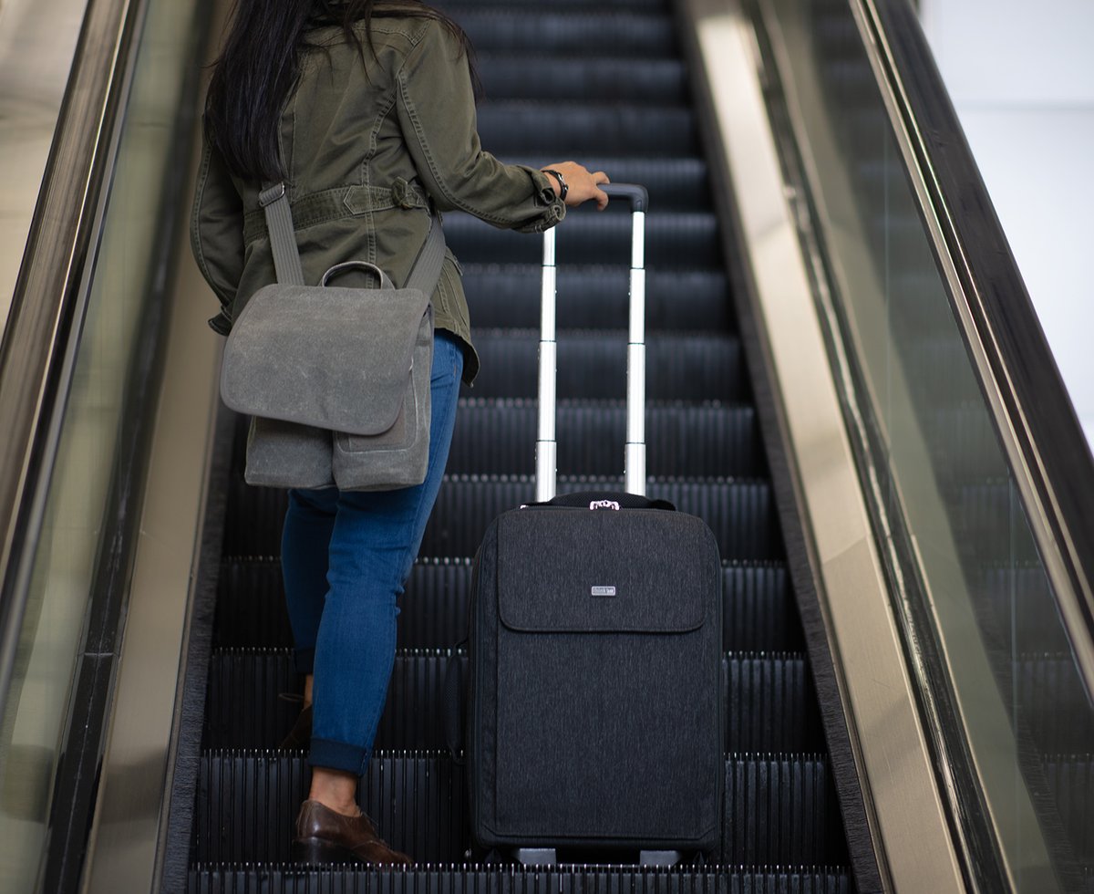ogisaku_com's tweet photo. 【品薄品今なら即納】
#シンクタンクフォト #thinktankphoto
#rollingcases
長く品切れでした
「保護性と機能性を持ち合わせながら
バッグを軽量に。」した
ローリングケースが入荷致しました❗️
■ エアポート アドバンテージ XT
⇒ https://t.co/CcKZctGSzL
●カラー: ブラック/グラファイト https://t.co/Cb4yN20Qxr