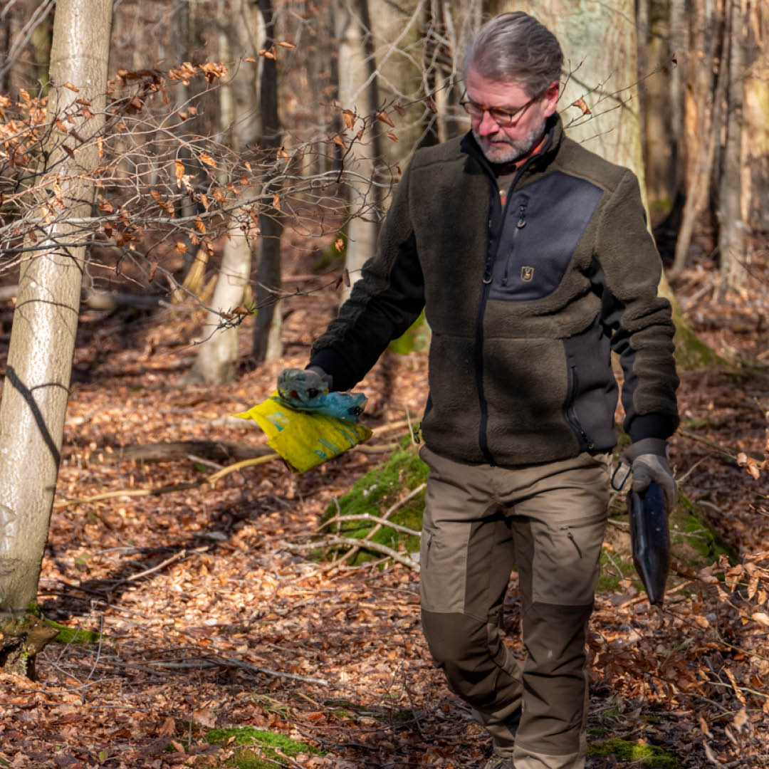 Perfect for all outdoor activities – even collecting litter! 

Explore the Rogaland collection: bit.ly/3ol3oY7

#Deerhunter #deerhunter_eu #deerhunterclothing #huntingwear #huntingclothing #hunting #forestcleanup #forestlife #forestlovers