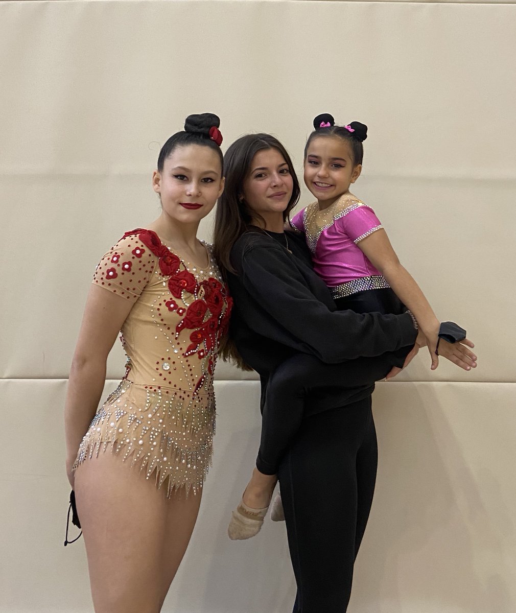 DeportesFuenla's tweet photo. Las gimnastas del Club Rítmica Dayso Lucía Hernández (prebenjamin) y Jessyca Darla Daraba (cadete), participaron en el preclasificatorio y primera fase de Promoción para el Campeonato Nacional Base individual. Ambas han conseguido una plaza para el clasificatorio. ¡Buen trabajo! https://t.co/xY2D0oZFqD