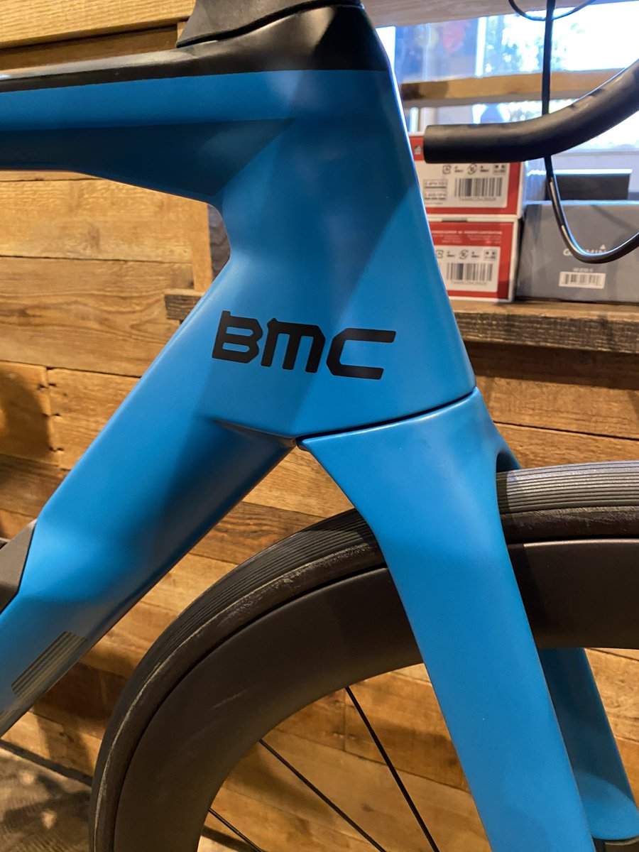 Sirokuma_O_RB's tweet photo. BMC Timemachine road01
去年の今日納車🚲
素晴らしいエアロロードバイクです😆
BMC最高✨
#BMC #bmcbikes #CycleDays #bmctmr #Timemachine #Timemachineroad https://t.co/Br2h8V0QTs