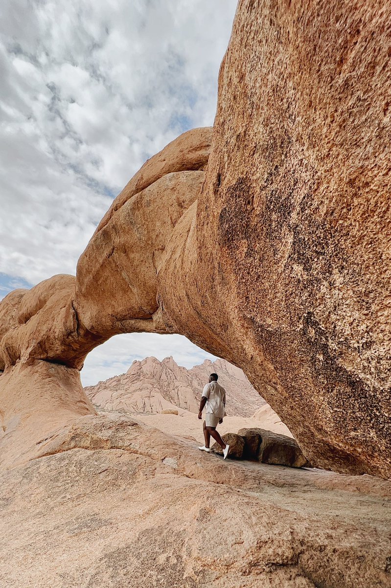Nde_Uyapo's tweet image. Welcome (back) to #Namibia!

Namibia was the last country I explored before the world was turned upside down so it feels good to be back. I wanted to discover more destinations and first up were the rocky mountains of #Spitzkoppe located between Windhoek and Swakopmund.