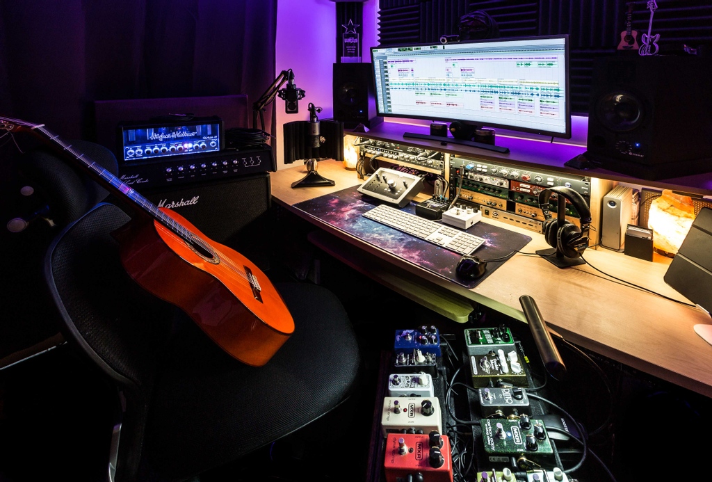 AudientWorld's tweet photo. Award-winning guitarist records atmospheric guitar library album, Latin Guitar Underworld using a simple Audient setup. 😍 👌 #iD22 #ASP800
Check out the full article by clicking the link 🔗 👉 https://t.co/xkM7RYpY4b
#Audient #iD22 #recording #mixing #audiointerface #studio https://t.co/Oa1FZkSVvl