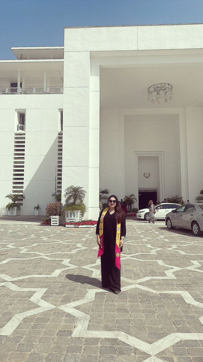 SaharSadiq8's tweet photo. 14th March, President House Islamabad. 101 Incredible Women CEOs of Pakistan, National Pride Awardee and Book Launch event presided by the honourable First Lady of Pakistan, Ms Samina Alvi. A moment of sheer joy and pride for me! 
#womenempowerment https://t.co/stnlvjqzH6