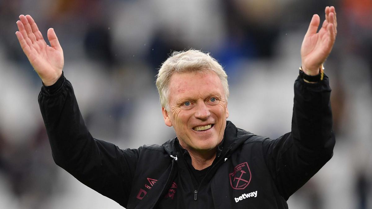 Adam_WestHam's tweet photo. Good Morning West Ham.
Please take a few minutes to appreciate that David Moyes is well and truly at the WHEEL! https://t.co/vo4ApoYhDm