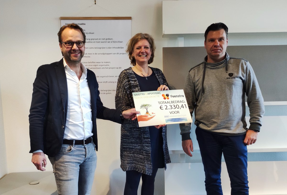 wonenlimburg's tweet photo. Namens Feenstra en Navetto mochten we een cheque doorgeven aan het door ons gekozen goede doel: Stichting IMC Weekendschool. Van investering in duurzaamheid naar investering in duurzame ontwikkeling van onze (toekomstige) bewoners! #welkomthuis #imcbasis #duurzaam #jongeren https://t.co/MrKghnu04V