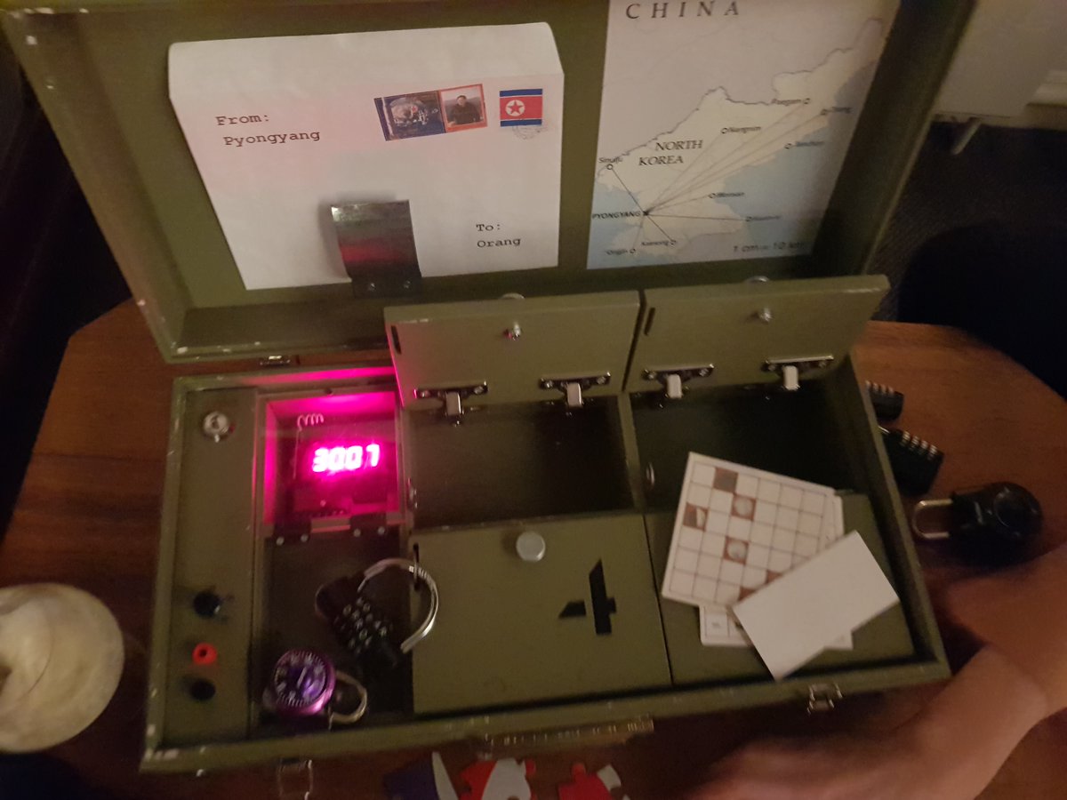 drkutuzov's tweet photo. Have you ever diffused a North Korean atom bomb at a scientific conference? ...That's what I thought. We did that right after the dinner. That's how tough @DCAcademyDK is. /4 https://t.co/Hs3owYTzLE