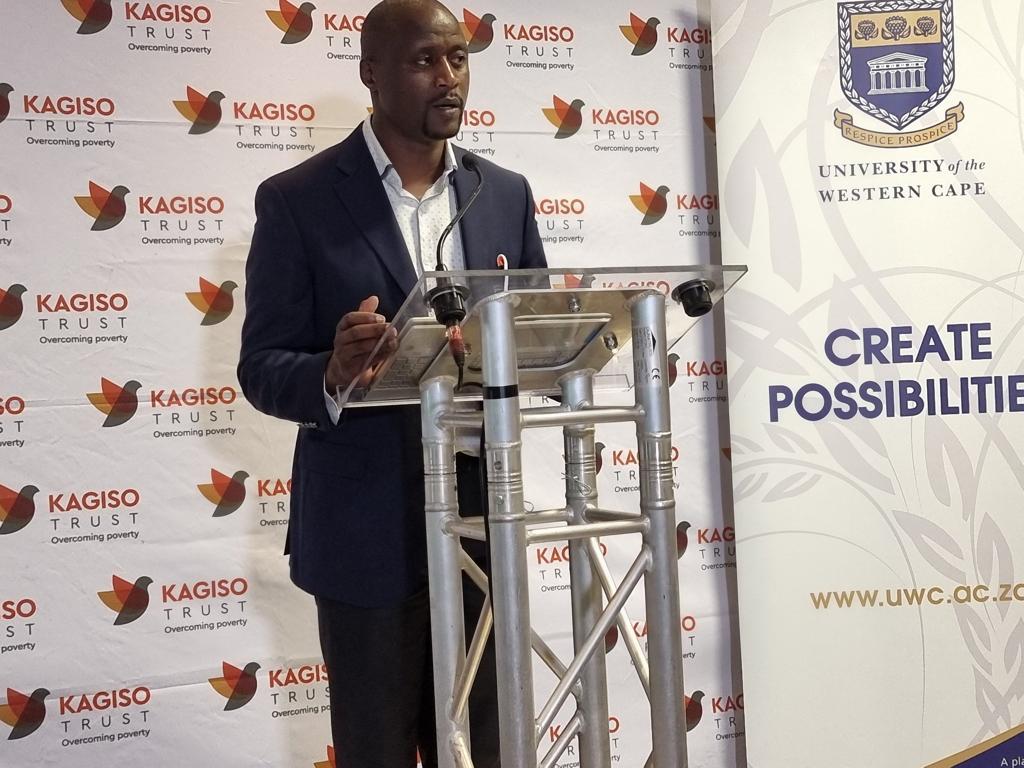 petertabichi's tweet photo. Sharing the effective Mathematics teaching practices with delegates at Kagiso Trust and University of the Western Cape, South Africa #MathsSymposium https://t.co/ldI1bLBTcF