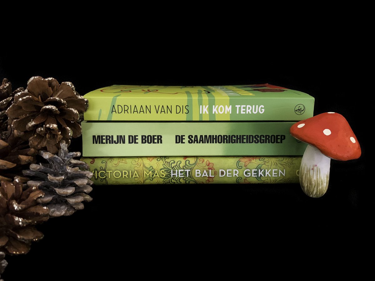 Hopelijk heb jij al een boek van deze stapel gelezen en anders kan ik alleen maar zeggen: “gauw doen”! Dit zijn namelijk échte aanraders.👌🏼 😍 moontje.eu/green-stack/