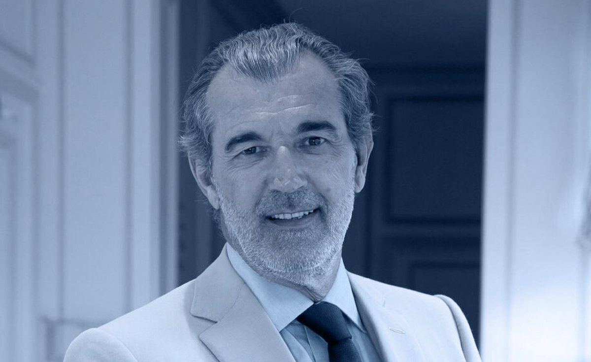 Le Groupe @SEPTEO, représenté par son Président Directeur Général @HuguesGALAMBRUN, présente ses plus sincères condoléances aux 7500 collaborateurs du réseau <a href="/CENTURY21/">CENTURY 21</a>, aux équipes de Century 21 France, à la famille et aux proches de Laurent Vimont suite à sa disparition.