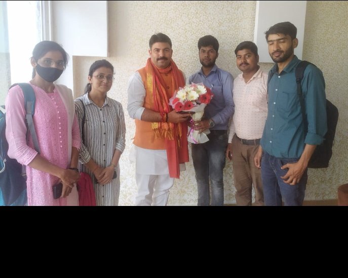 Thank u so much 🙏
A big applaud to our leaders.
14th March UPSSSC, pick up Bhavan.
**A meeting with honourable Shalabhmani 🙏
#REFORM_UPSSSC
#Declare_JA2016_Final_Result 
<a href="/shalabhmani/">Dr. Shalabh Mani Tripathi</a>
<a href="/myogiadityanath/">Yogi Adityanath</a> 
<a href="/prabha79/">Prabhakar singh (P S PARIHAR)</a> 
<a href="/marutkumarsingh/">Marut Singh 💧</a> 
@Anubhav_thakur1