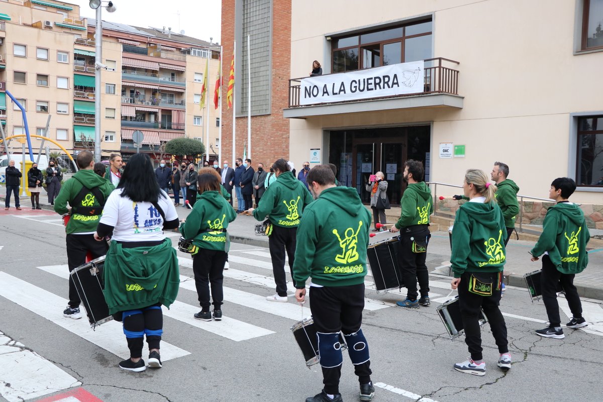 Llagostainforma's tweet photo. La Casa de Andalucía va celebrar ahir el Dia d’Andalusia. https://t.co/nbkISy5htw #laLlagosta @lotokoto https://t.co/mqD2vgzGaN