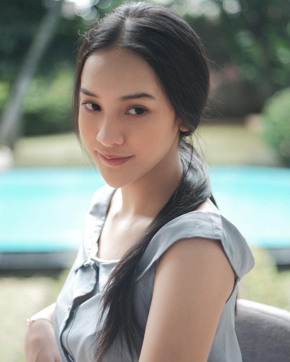 anyaselalubenar's tweet photo. sore 🖤 https://t.co/b2qGwVEe6n