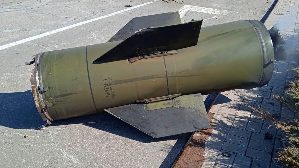 zvezdanews's tweet image. В запущенной по Донецку ракете «Точка У» находился кассетный заряд:
tvzvezda.ru/news/202231412…