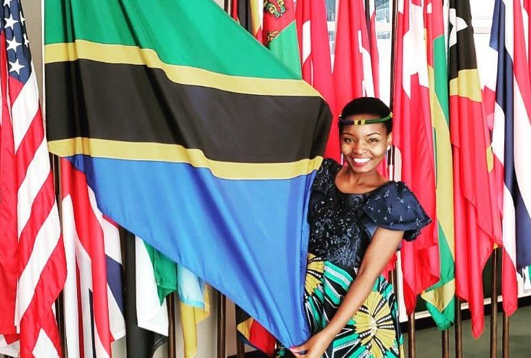 #MondayMotivation   
She is fearless💪🏾 
She is taking action to protect the girl child🙌🏾 
Here's to <a href="/RebecaGyumi/">Kyoga</a>, who challenged the Marriage Act in #Tanzania, which allowed girls as young as 14 to be married w/ their parents' consent. 
Thanks for being a #Changemaker4Children💙