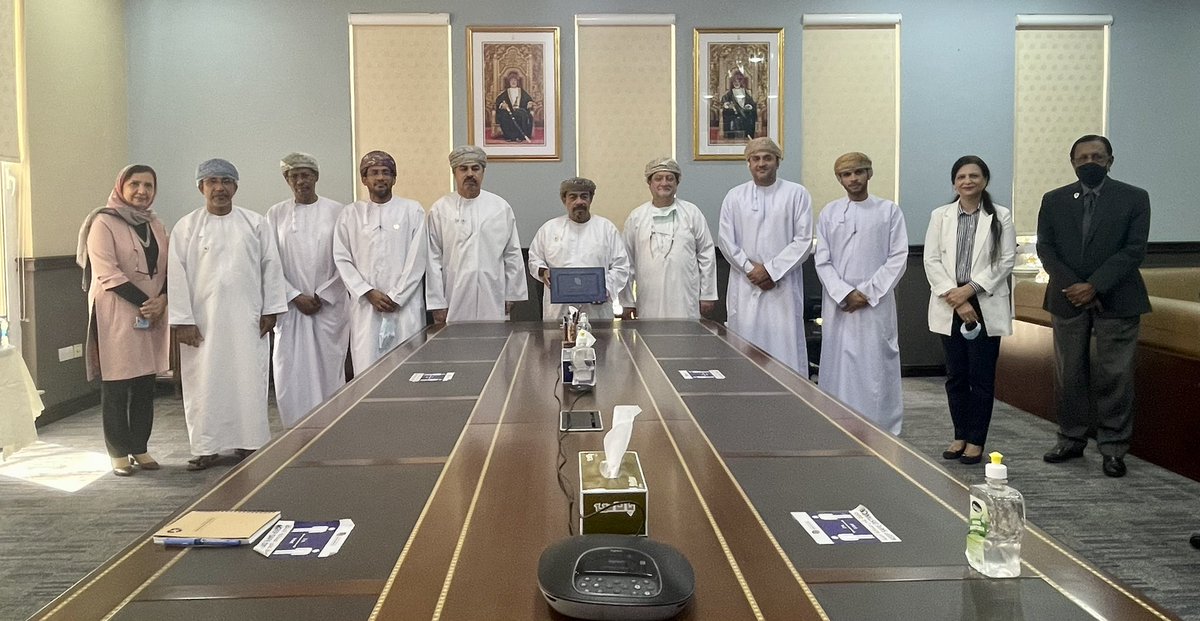 NU_oman's tweet photo. وقعت كلية الصيدلة مذكرة تفاهم مع مستشفى خولة والتي اشتملت على مجالات متعددة للتعاون من ضمنها تقديم التدريب العملي لطلبة كلية الصيدلة في مجال الصيدلة السريرية وكذلك التعاون في إجراء البحوث العلمية المشتركة بين الطرفين وإقامة فعاليات تعليمية وعلمية وورش عمل ومؤتمرات مشتركة. https://t.co/YS2PSPyOGs