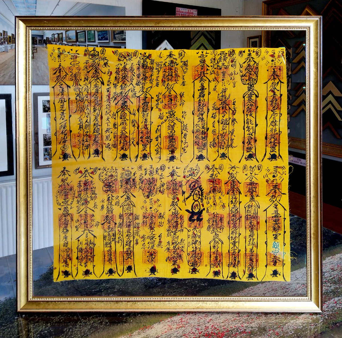 CF_Framing's tweet photo. This is a piece of #Chinese painted fabric we believe is of religious significance. The owner didn't want it conventionally #framed with mount and #frame but instead put into a  float frame like this. It's sandwiched between two pieces of coated, near invisible U.V #glass. https://t.co/7LmlGyGMFb