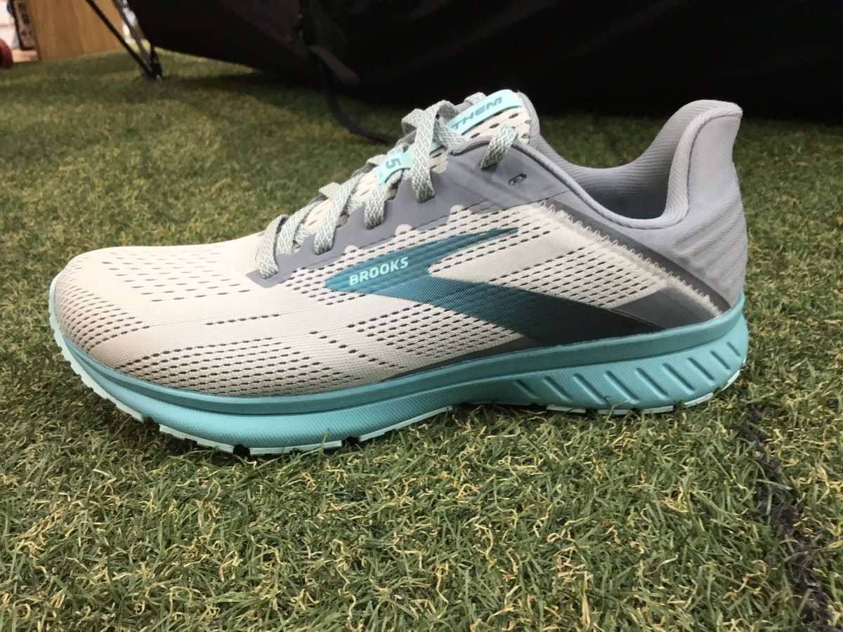 ブルックス アンセム 5 福袋セール 5