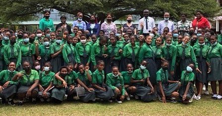 Last week, we visited NEGIS
in honor of #WomensHistoryMonth. The students asked powerful questions about working together to ensure that girls have the same opportunities as boys! 

Invite us to your school for a presentation and book donation!
#USEmbassyMalabo #USinGE #GirlPower