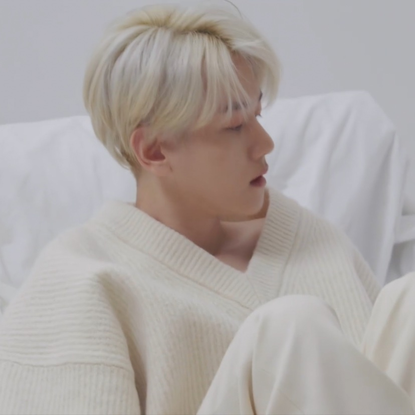bbhperhour's tweet photo. #BAEKHYUN #백현 #ベクヒョン @B_hundred_Hyun https://t.co/TPTwJqe8Ip